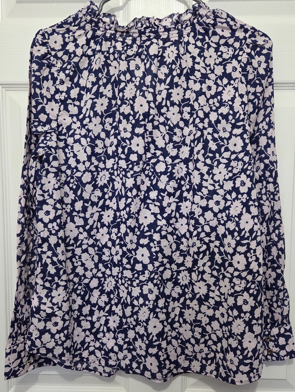 Talbots 100% Cotton Navy Pink Ditsy Floral Smocked Split Neck Top Size Medium - Picture 8 of 9